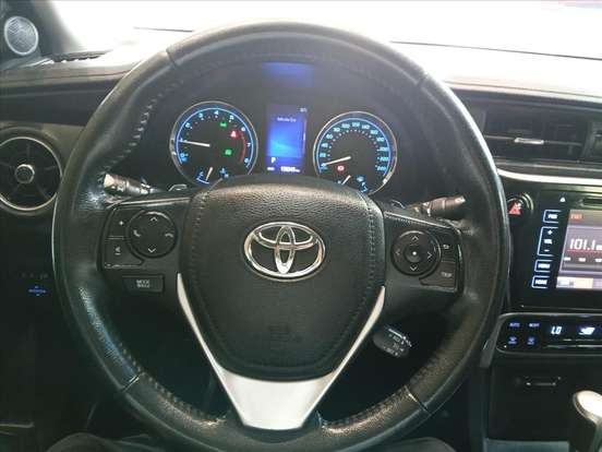TOYOTA-COROLLA-2017