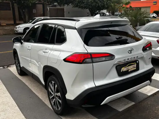 TOYOTA-COROLLA CROSS-2024