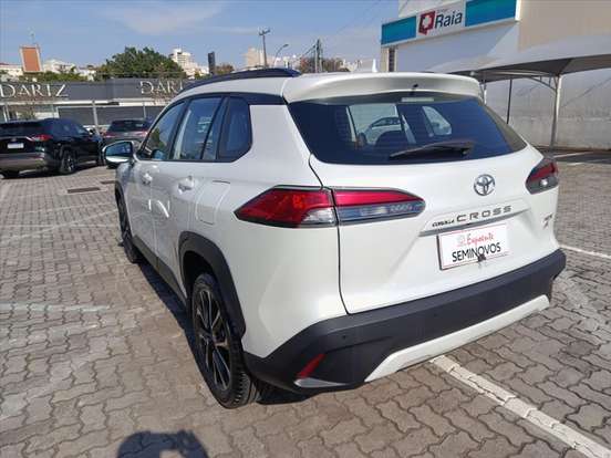 TOYOTA-COROLLA CROSS-2024
