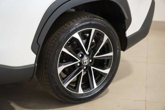TOYOTA-COROLLA CROSS-2024