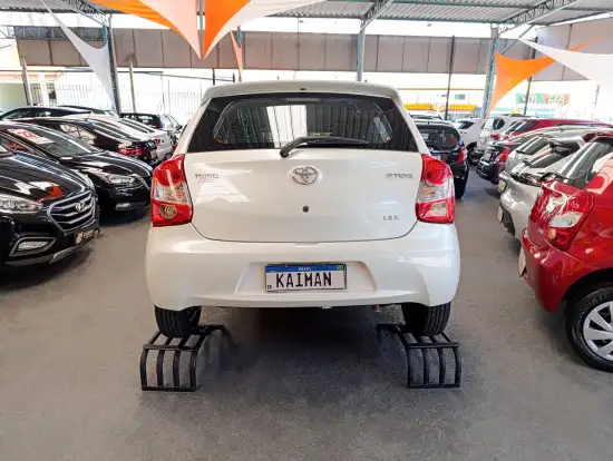 TOYOTA-ETIOS-2016