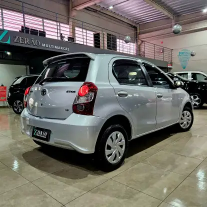 TOYOTA-ETIOS-2019
