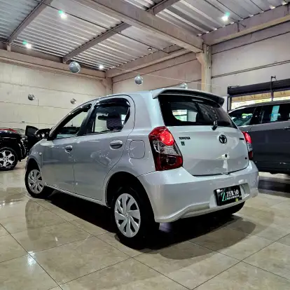TOYOTA-ETIOS-2019