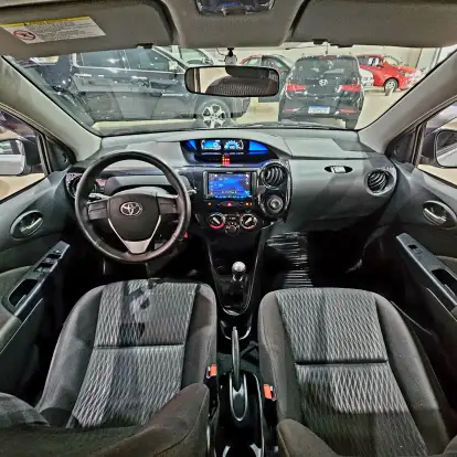 TOYOTA-ETIOS-2019