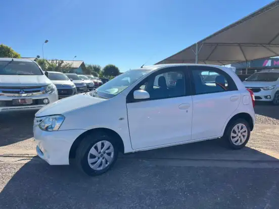 TOYOTA-ETIOS-1.3 X 16V FLEX 4P MANUAL TOYOTA-ETIOS-2016