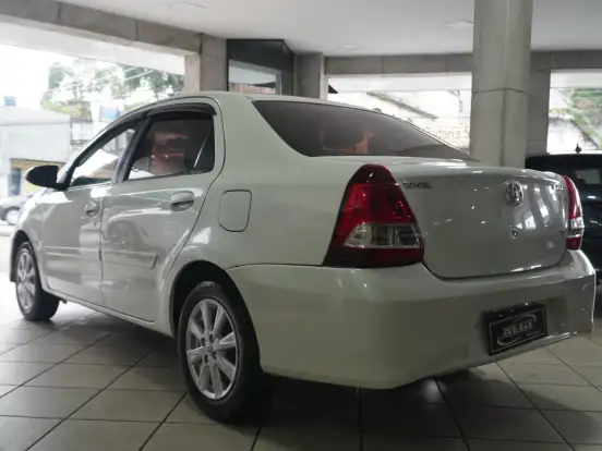 TOYOTA-ETIOS-1.5 X PLUS 16V FLEX 4P AUTOMÁTICO TOYOTA-ETIOS-2019