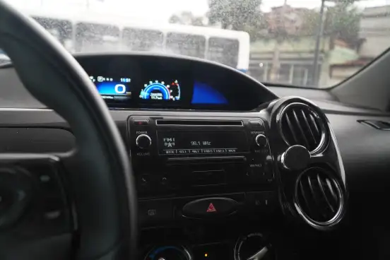 TOYOTA-ETIOS-2019