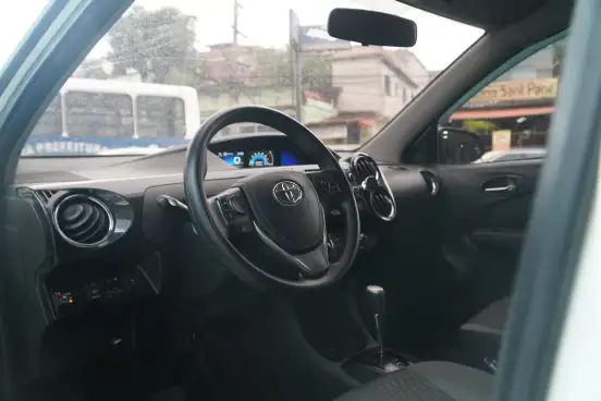 TOYOTA-ETIOS-2019