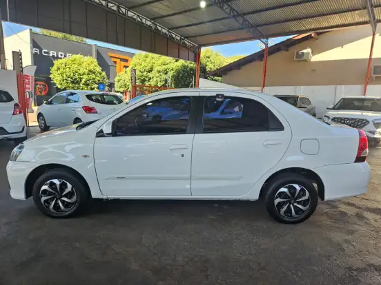TOYOTA-ETIOS-1.5 X SEDAN 16V FLEX 4P AUTOMÁTICO TOYOTA-ETIOS-2021