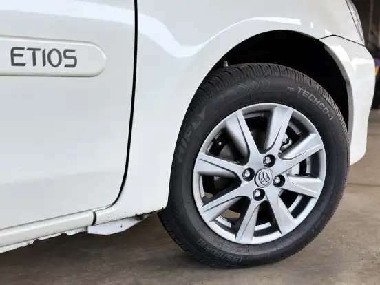 TOYOTA-ETIOS-2016