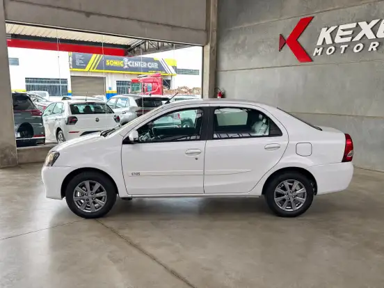 TOYOTA-ETIOS-2016