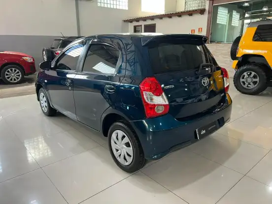 TOYOTA-ETIOS-2017