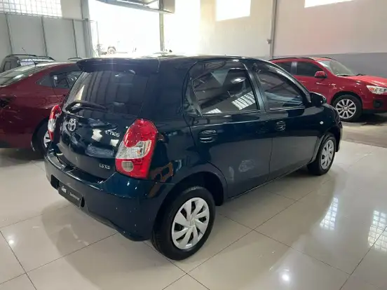 TOYOTA-ETIOS-2017