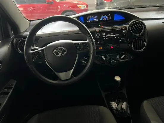 TOYOTA-ETIOS-2017