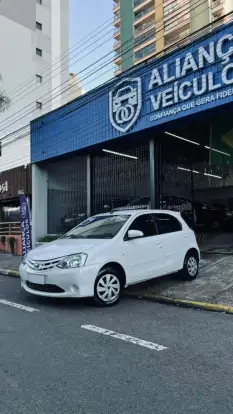 TOYOTA-ETIOS-2016