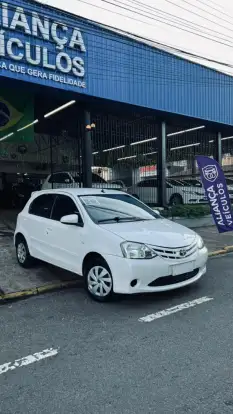 TOYOTA-ETIOS-2016