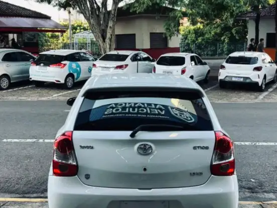 TOYOTA-ETIOS-1.5 XS 16V FLEX 4P AUTOMÁTICO TOYOTA-ETIOS-2016