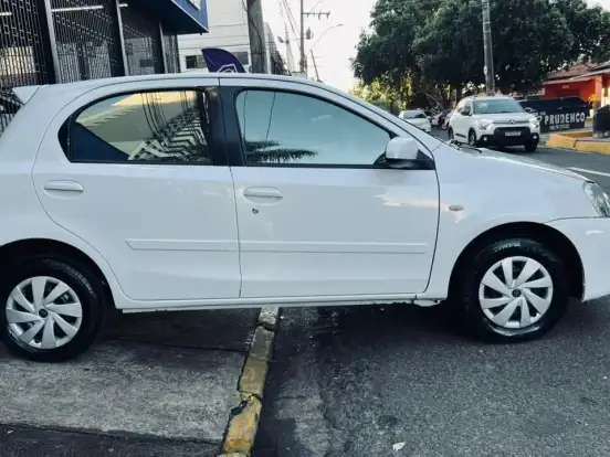 TOYOTA-ETIOS-1.5 XS 16V FLEX 4P AUTOMÁTICO TOYOTA-ETIOS-2016