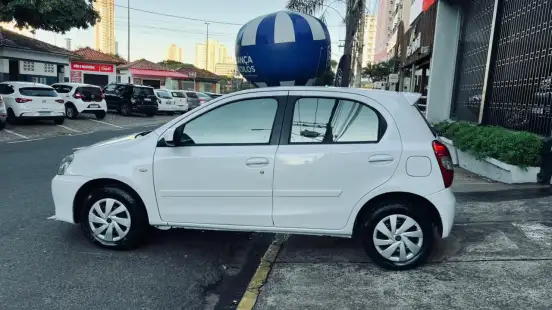 TOYOTA-ETIOS-2016
