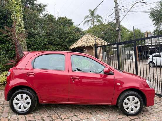 TOYOTA-ETIOS-1.3 X 16V FLEX 4P MANUAL TOYOTA-ETIOS-2014