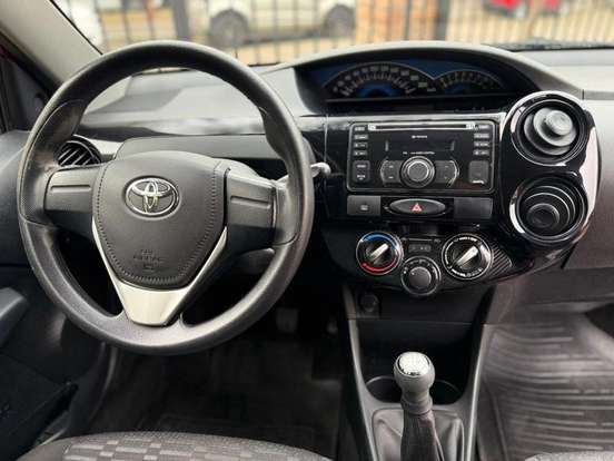 TOYOTA-ETIOS-2014