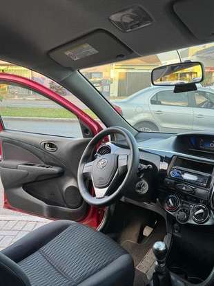 TOYOTA-ETIOS-2016