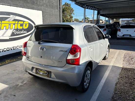 TOYOTA-ETIOS-2017