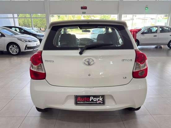 TOYOTA-ETIOS-2014