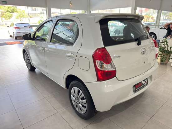 TOYOTA-ETIOS-1.3 X 16V FLEX 4P MANUAL TOYOTA-ETIOS-2014
