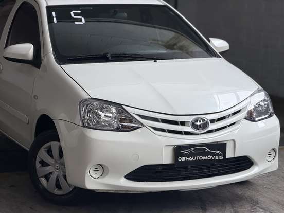 TOYOTA-ETIOS-2015