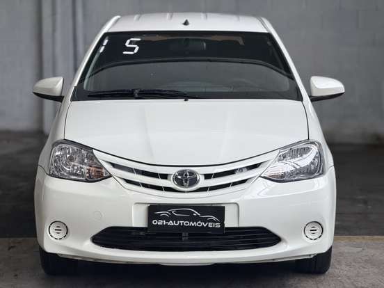 TOYOTA-ETIOS-2015