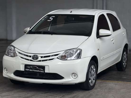 TOYOTA-ETIOS-2015