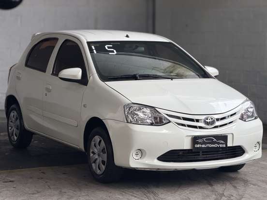 TOYOTA-ETIOS-1.3 X 16V FLEX 4P MANUAL TOYOTA-ETIOS-2015