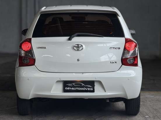 TOYOTA-ETIOS-1.3 X 16V FLEX 4P MANUAL TOYOTA-ETIOS-2015