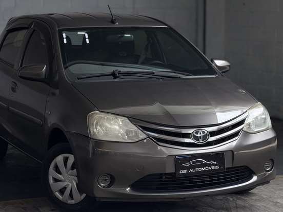 TOYOTA-ETIOS-2016