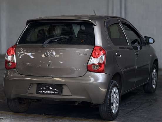 TOYOTA-ETIOS-2016