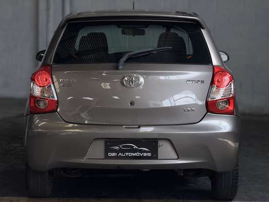 TOYOTA-ETIOS-1.3 X 16V FLEX 4P MANUAL TOYOTA-ETIOS-2016