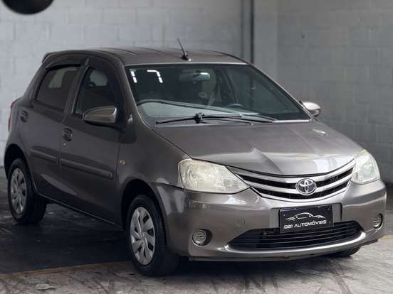 TOYOTA-ETIOS-1.3 X 16V FLEX 4P MANUAL TOYOTA-ETIOS-2016