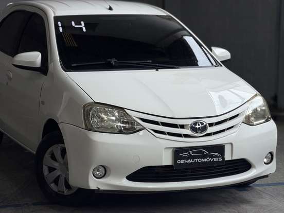 TOYOTA-ETIOS-1.3 X 16V FLEX 4P MANUAL TOYOTA-ETIOS-2013