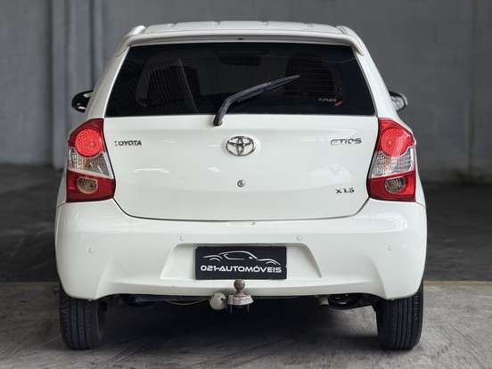 TOYOTA-ETIOS-1.3 X 16V FLEX 4P MANUAL TOYOTA-ETIOS-2013