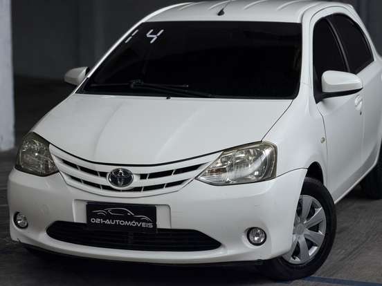 TOYOTA-ETIOS-1.3 X 16V FLEX 4P MANUAL TOYOTA-ETIOS-2013