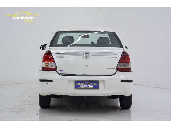 TOYOTA-ETIOS-2015