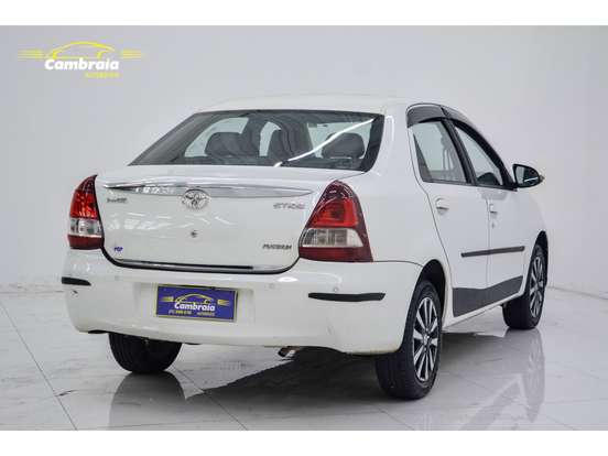 TOYOTA-ETIOS-2015