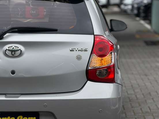 TOYOTA-ETIOS-1.5 READY 16V FLEX 4P AUTOMÁTICO TOYOTA-ETIOS-2017