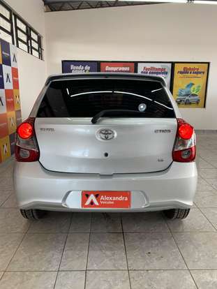 TOYOTA-ETIOS-2019