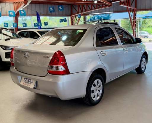 TOYOTA-ETIOS-2018