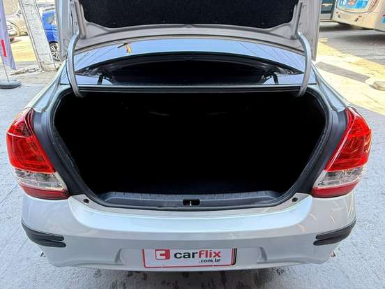 TOYOTA-ETIOS-2018