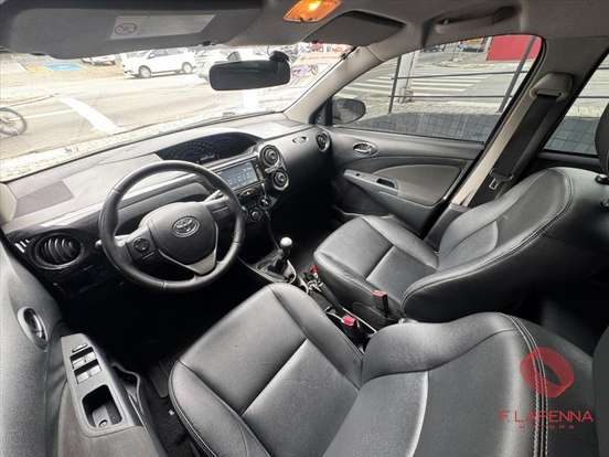 TOYOTA-ETIOS-2015