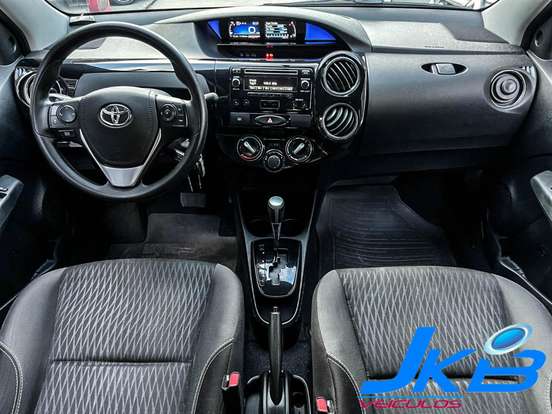 TOYOTA-ETIOS-2017