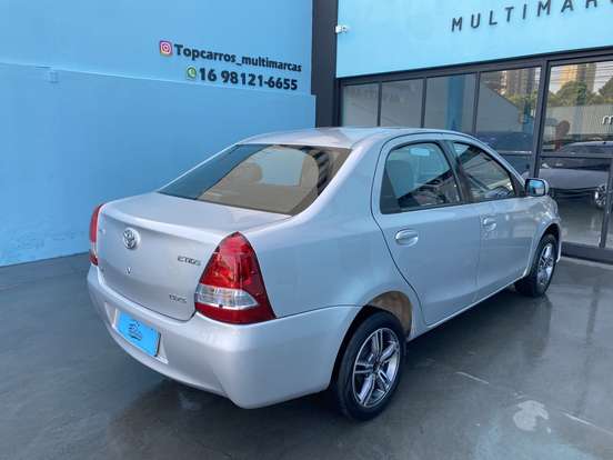 TOYOTA-ETIOS-1.5 XS SEDAN 16V FLEX 4P MANUAL TOYOTA-ETIOS-2012
